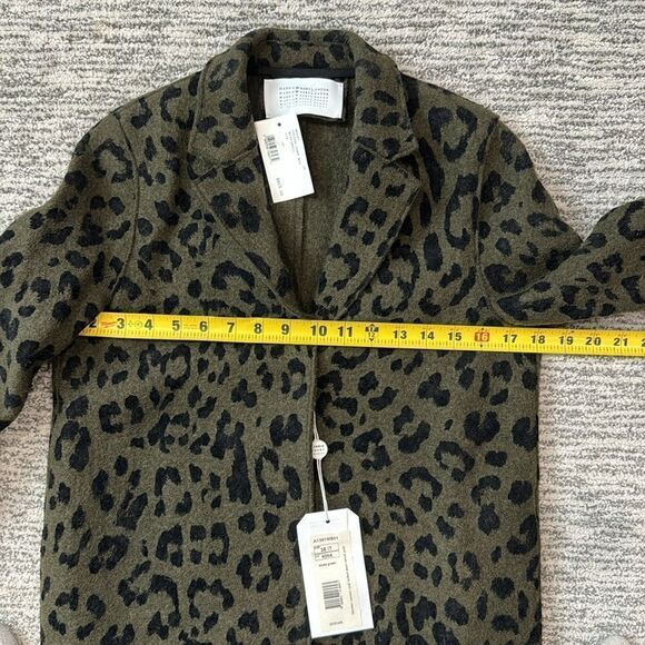 NWT HARRIS WHARF LONDON
Cocoon Leopard Printed Boiled Cotton Coat Green Small - Picture 9 of 15